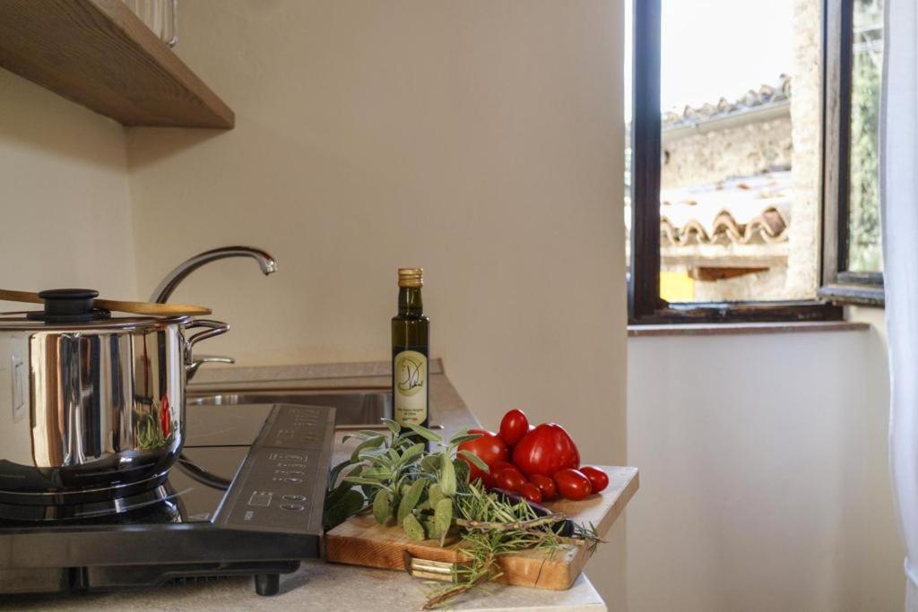 Relais Borgo Lizori Country House Campello sul Clitunno Luaran gambar