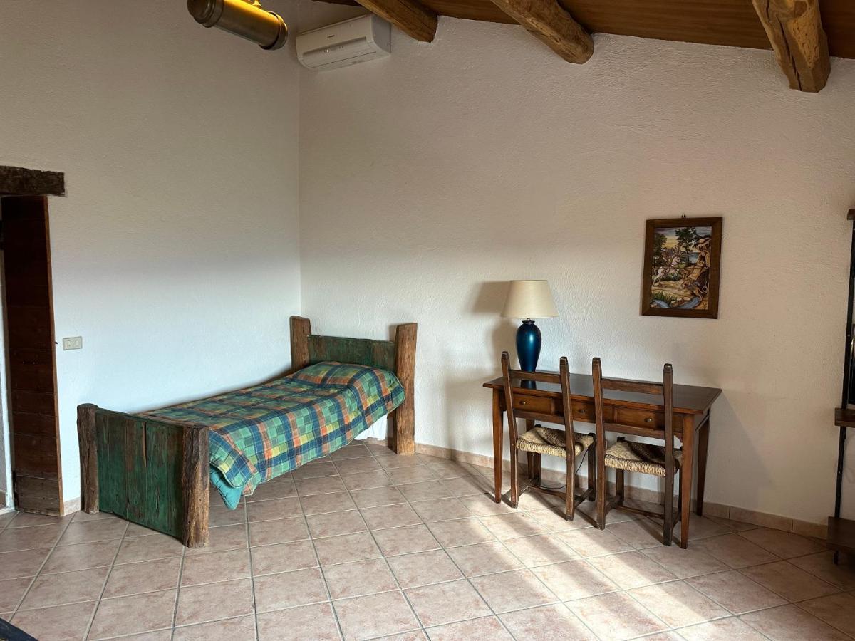 Relais Borgo Lizori Country House Campello sul Clitunno Luaran gambar