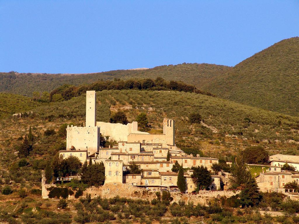 Relais Borgo Lizori Country House Campello sul Clitunno Luaran gambar