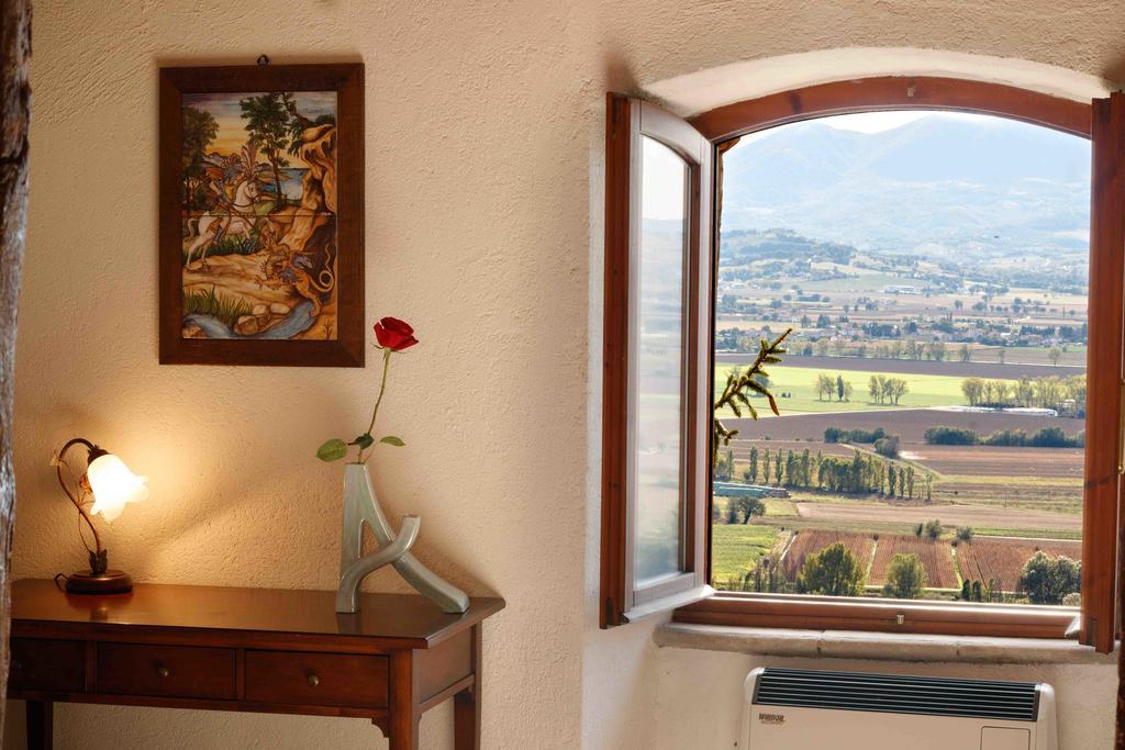 Relais Borgo Lizori Country House Campello sul Clitunno Luaran gambar