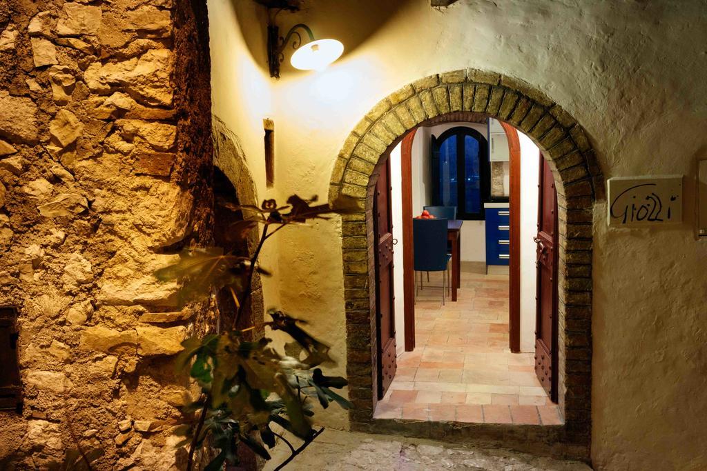 Relais Borgo Lizori Country House Campello sul Clitunno Luaran gambar