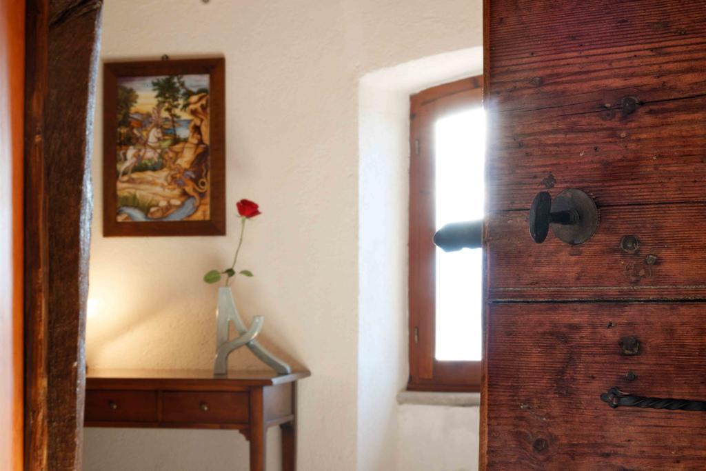 Relais Borgo Lizori Country House Campello sul Clitunno Luaran gambar