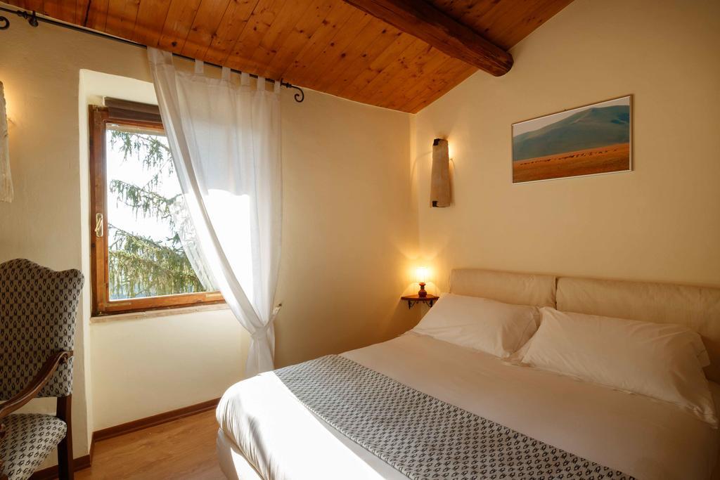 Relais Borgo Lizori Country House Campello sul Clitunno Luaran gambar