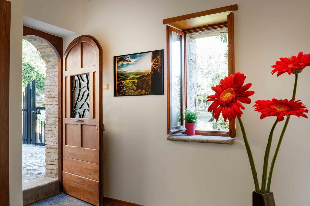 Relais Borgo Lizori Country House Campello sul Clitunno Luaran gambar