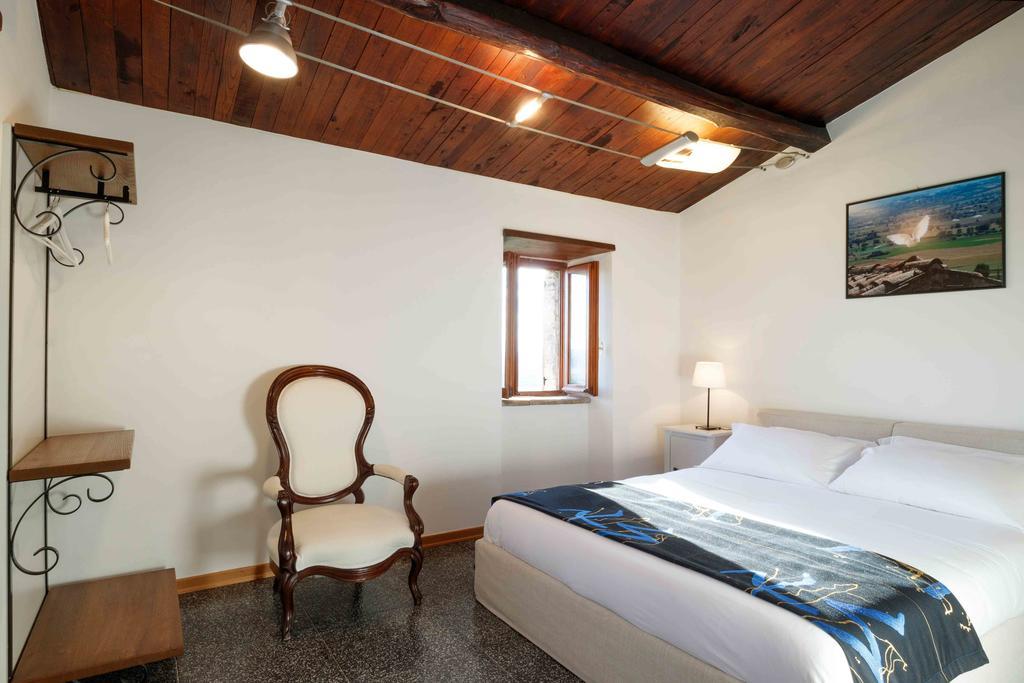 Relais Borgo Lizori Country House Campello sul Clitunno Luaran gambar