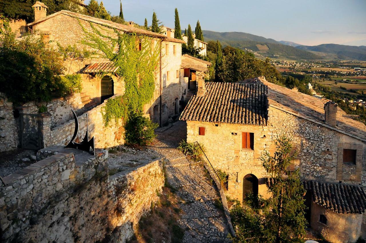 Relais Borgo Lizori Country House Campello sul Clitunno Luaran gambar