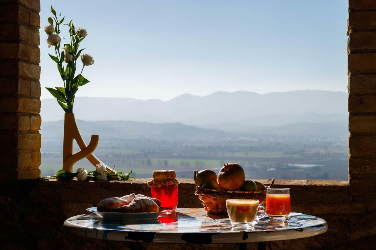 Relais Borgo Lizori Country House Campello sul Clitunno Luaran gambar