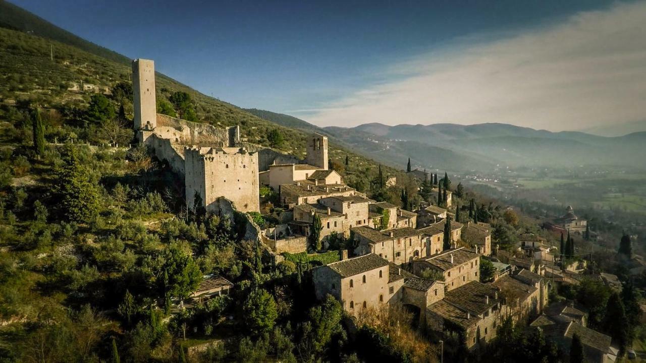 Relais Borgo Lizori Country House Campello sul Clitunno Luaran gambar